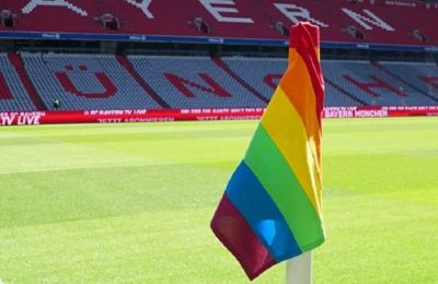 Επαγγελματίες ποδοσφαιριστές ετοιμάζονται να ανακοινώσουν πως είναι γκέι