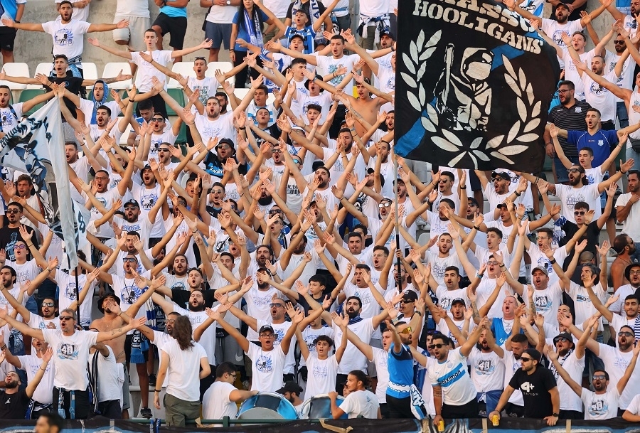  Εκπληκτική ήταν η ατμόσφαιρα που δημιούργησαν οι οπαδοί του Απόλλωνα καθ’ όλη την διάρκεια του αγώνα