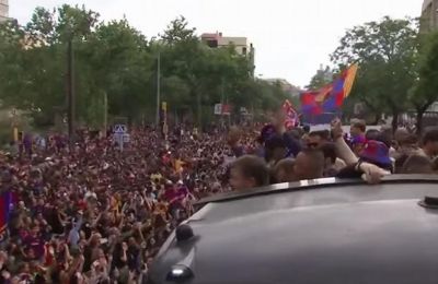 Η παρέλαση της Μπαρτσελόνα στην πόλη (video)