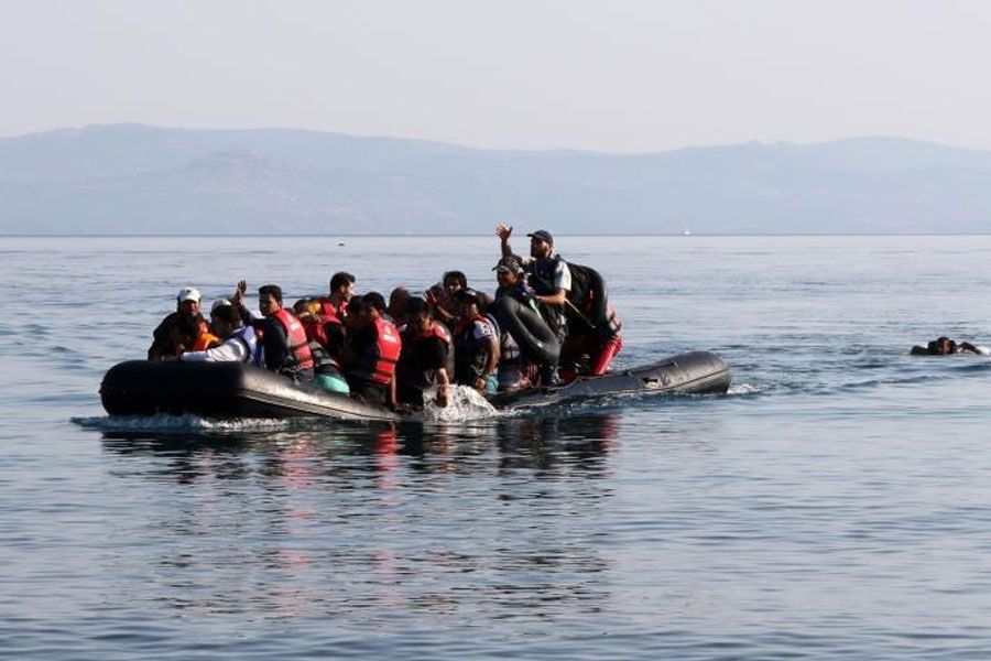 Νέα άφιξη μεταναστών – Τρεις συλλήψεις