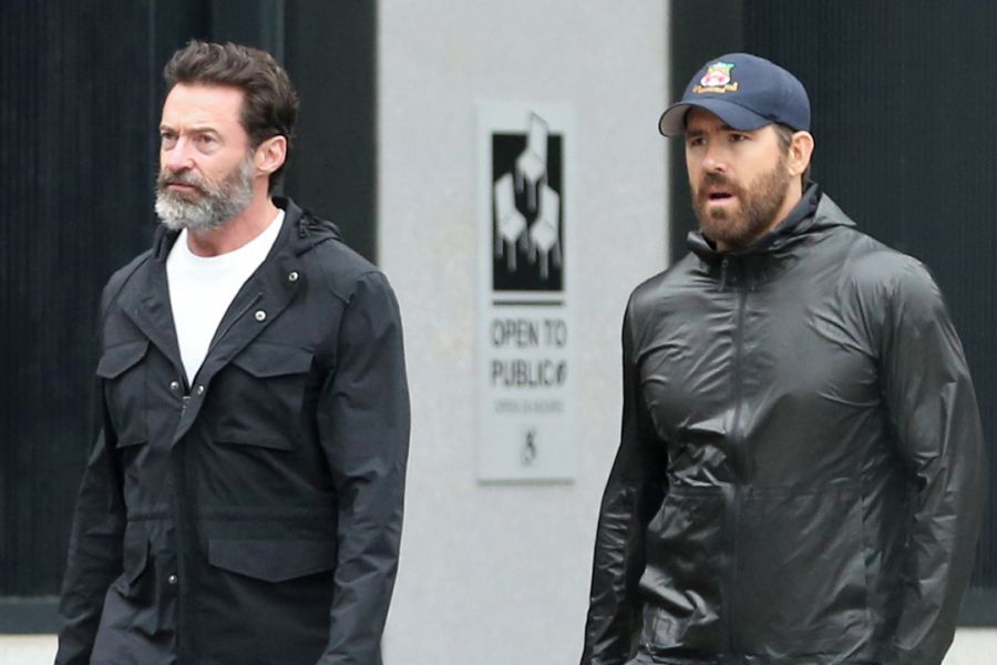 Hugh Jackman: Ο Ryan Reynolds τον παρηγορεί μετά τον χωρισμό του (Pics)