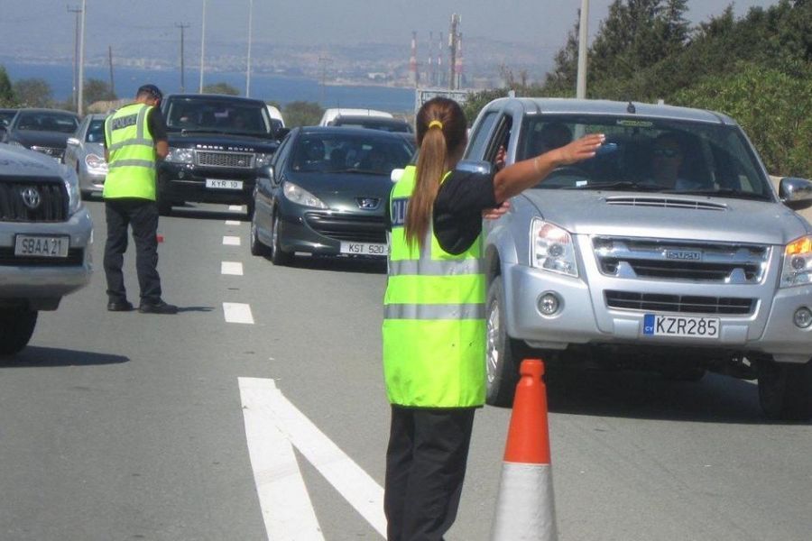 Καραμπόλα πέντε οχημάτων στον αυτοκινητόδρομο