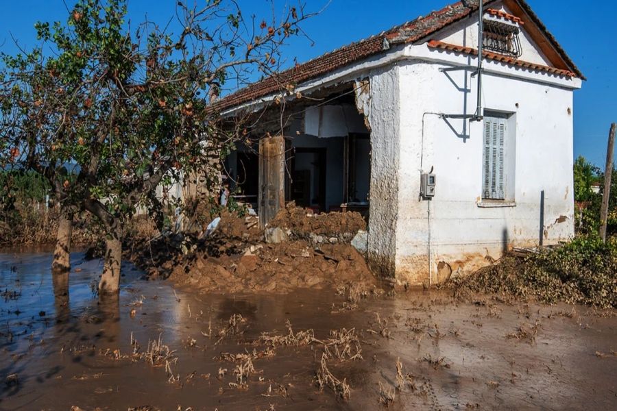 Κακοκαιρία Elias: Εκκενώνεται χωριό στη Λάρισα