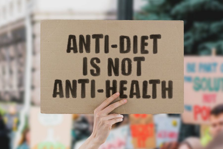 «Anti-Diet» – Πώς επηρεάζει αυτό το νέο Trend το βάρος μας;