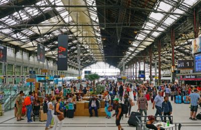Γαλλία: Παραλύει το σιδηροδρομικό δίκτυο - Βανδαλισμοί στα τρένα