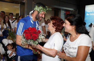 Θερμή υποδοχή στον τεράστιο Κοντίδη (pics)