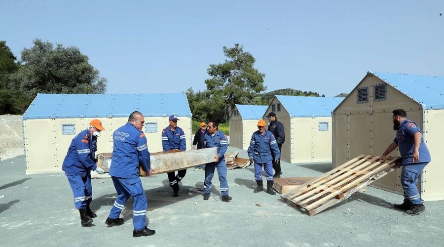 Τα υπόγεια των ναών βλέπει η Πολιτική Άμυνα για καταφύγια