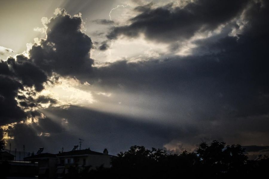 Πού θα βρέξει σήμερα – Αυξημένες νεφώσεις