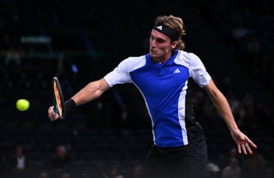 Στο δεύτερο γύρο του Paris Masters ο Τσιτσιπάς