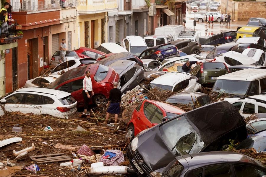 «Πνίγηκε» η Ισπανία – Πάνω από 95 οι νεκροί