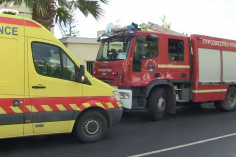 Οδηγός παγιδεύτηκε στο όχημά του λόγω τροχαίου