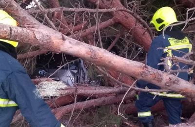 Πτώση καλωδίων και εγκλωβισμός οδηγών