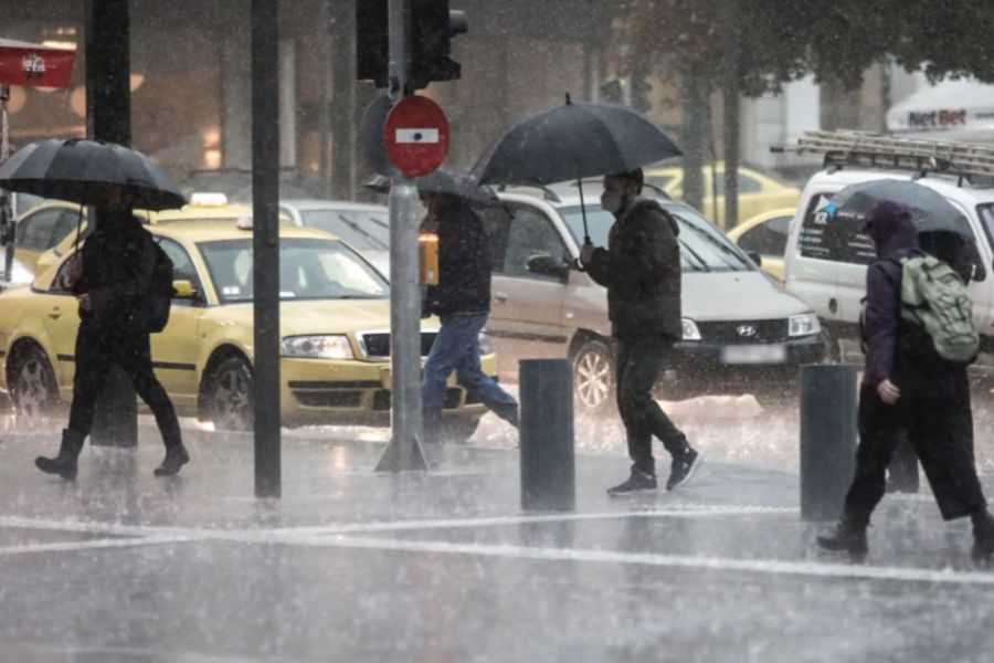 Έφθασε Bora με καταιγίδες, πολλά μποφόρ και πυκνή χιονόπτωση