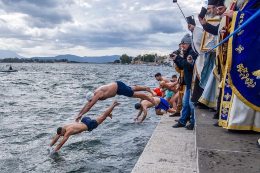 Θεοφάνια: Γιατί είναι ξεχωριστή ημέρα και τι γιορτάζει η Χριστιανοσύνη