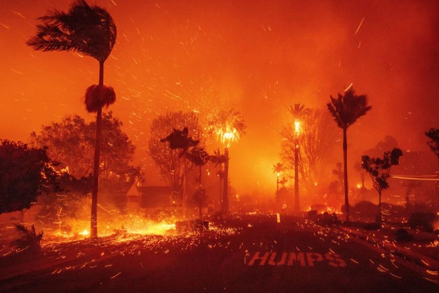 Σκηνές Αποκάλυψης: Εκτός ελέγχου η φωτιά στο Λος Άντζελες