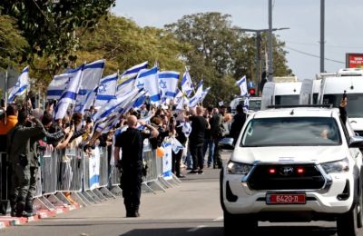 Οργή για το σόου της τρομοκρατικής οργάνωσης