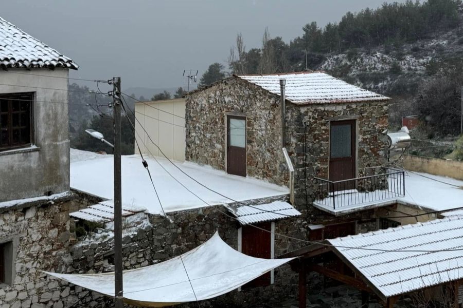 Δεν φεύγει σύντομα η «Coral» – Πόσο είναι το χιόνι στο Τρόοδος