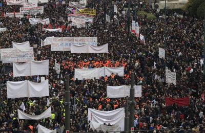 LIVE: Βούλιαξε η Ελλάδα για την τραγωδία των Τεμπών 