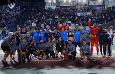 Ξέφρενα πανηγύρια στο «Στέλιος Κυριακίδης»! (pics)