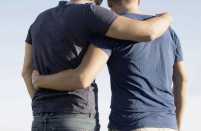 Η δημόσια ερώτηση από γκέι ζευγάρι για την Κύπρο που «έριξε» τα social